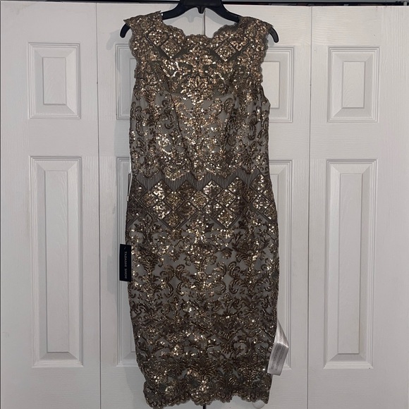 Tadashi Shoji Sleeveless Sequin Cocktail Dress - Picture 5 of 13